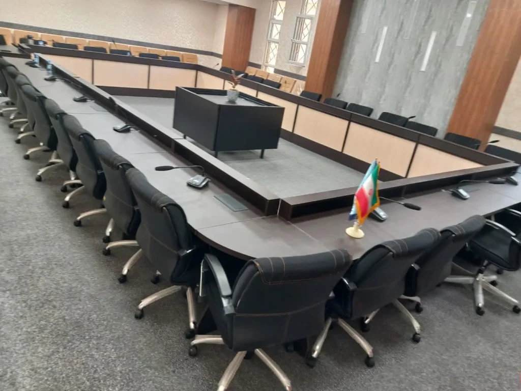 راهنمای انتخاب صندلی اداری مناسب برای سالن‌های کنفرانس سازمانی