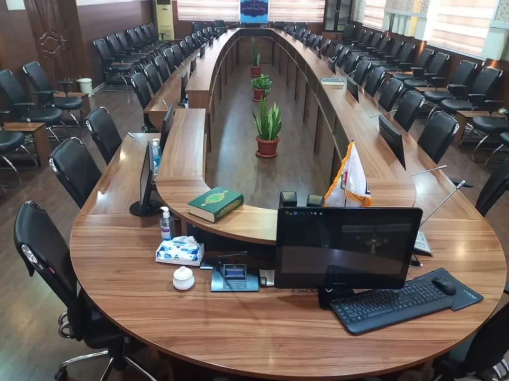 نکات مهم خرید عمده صندلی کنفرانسی برای شرکت‌ها و سالن‌های جلسات بزرگ